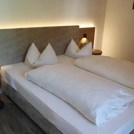 Zur Post Hotel 3*