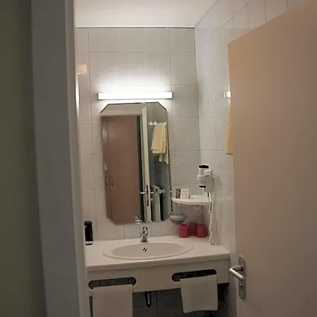 苏尔波斯特加斯特霍夫酒店 酒店 埃劳
